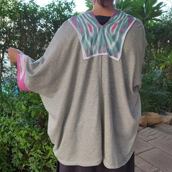 3W22 IKAT Poncho -Grey/Pink