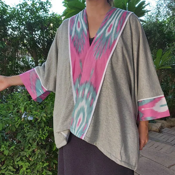 3W22 IKAT Poncho -Grey/Pink