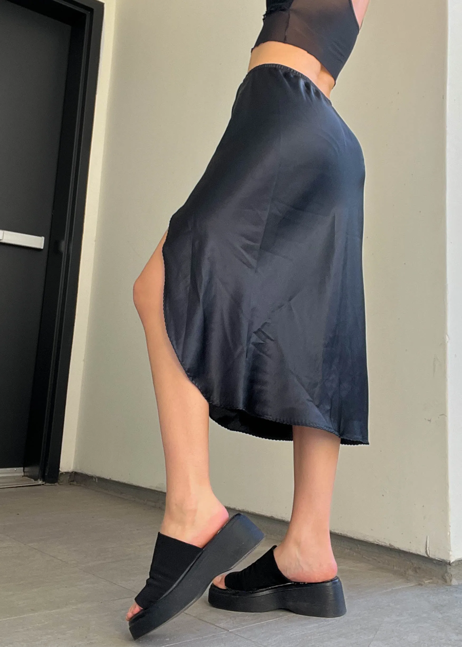 80's Black Silky Slit Skirt (S-L)