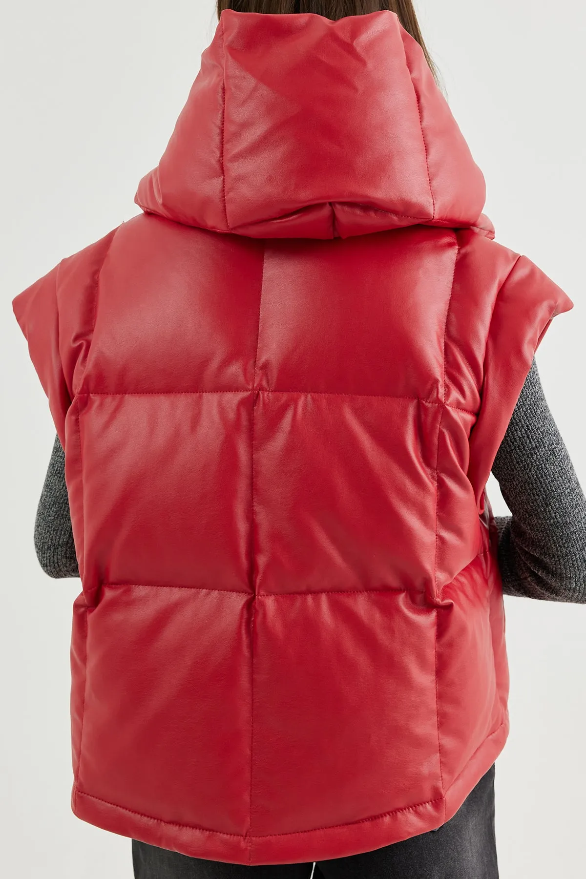 Vegan leather quilted-down hooded gilet